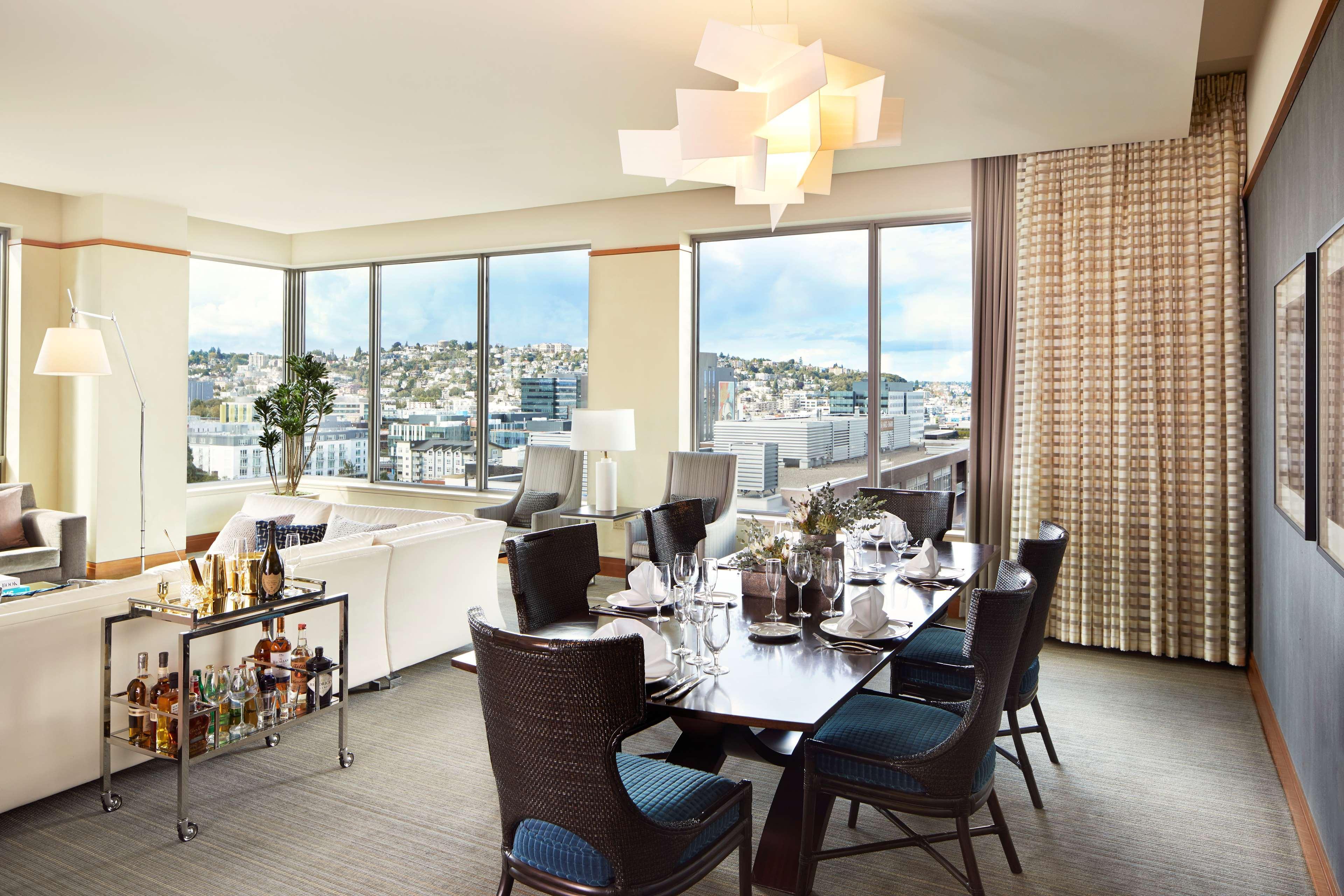 1 Hotel Сіетл Екстер'єр фото A dining room at the Four Seasons Hotel